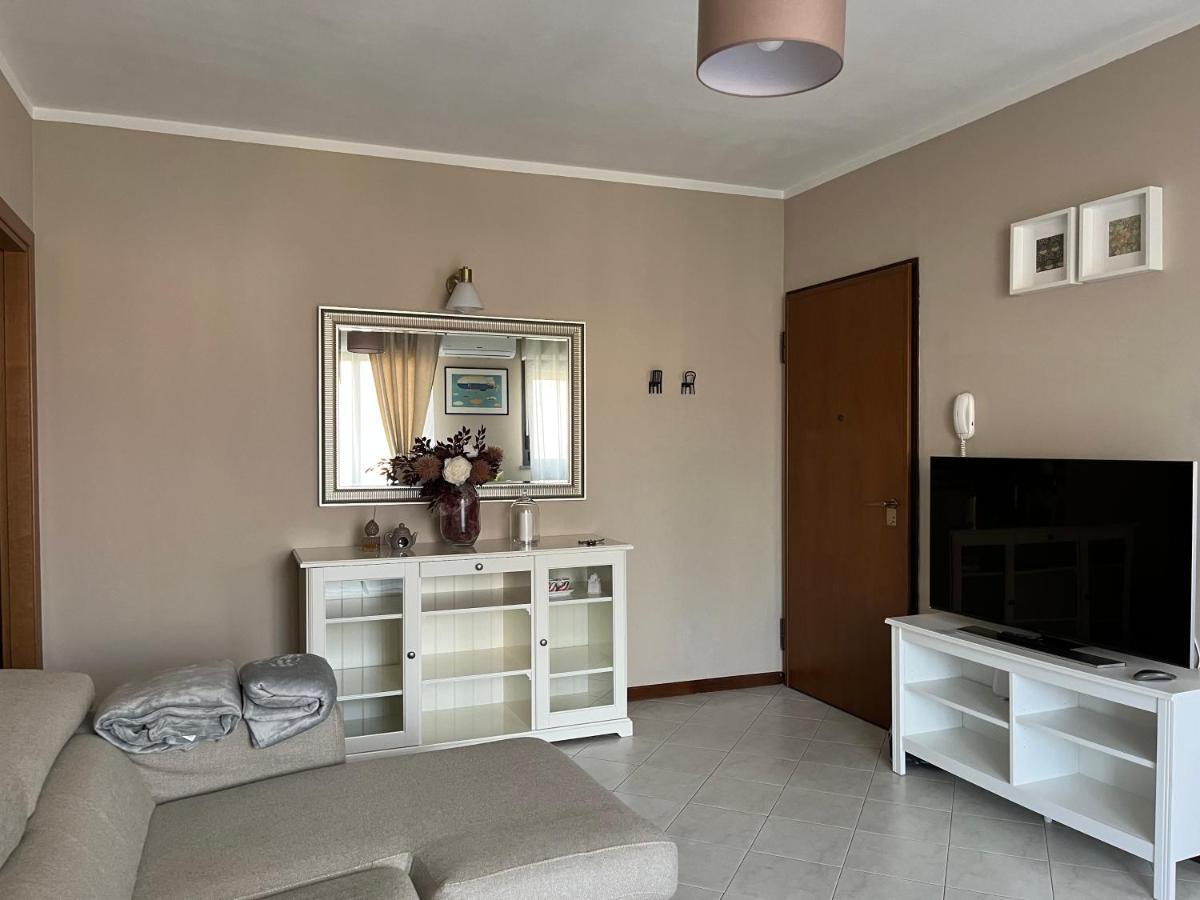 Lovely Apartemen Parma